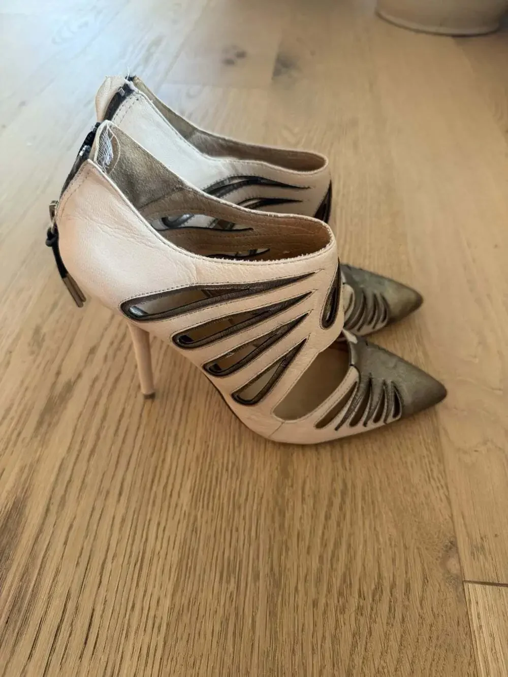 LAMB L.a.m.b. Women’s 9 Stiletto High Heel Shoes Leather Beige Tan Metallic